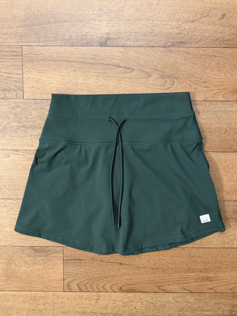 Vuori Size XXS Daily Skirt In Regular 14” Length Green Colorway Sporty Workout